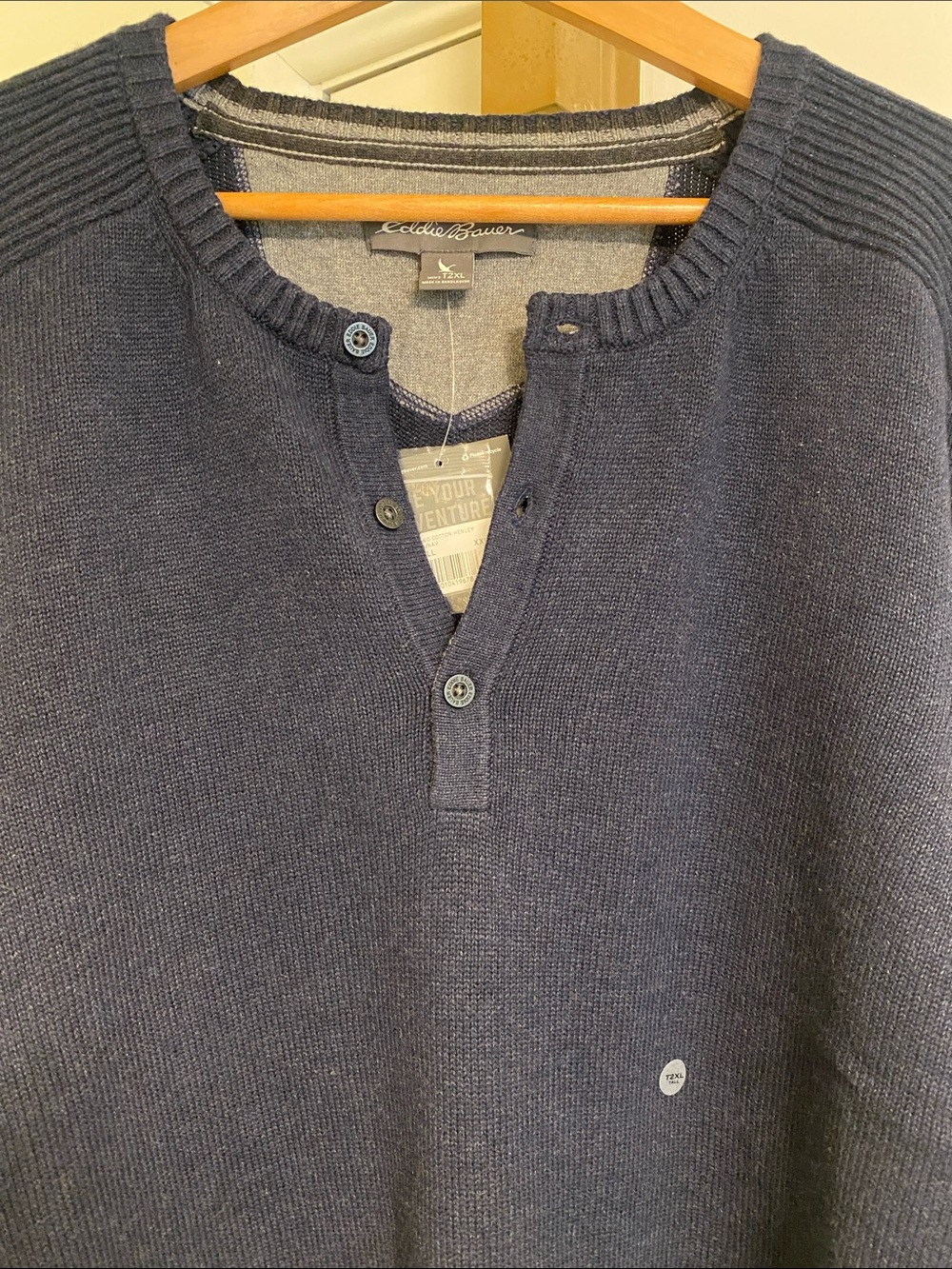 Eddie Bauer Men’sBlue Henley Sweater. Size T2XL